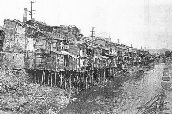 Cheonggyecheon during the Korean War