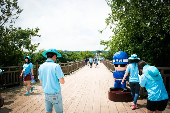 Participants on the Ministry of Environment tour