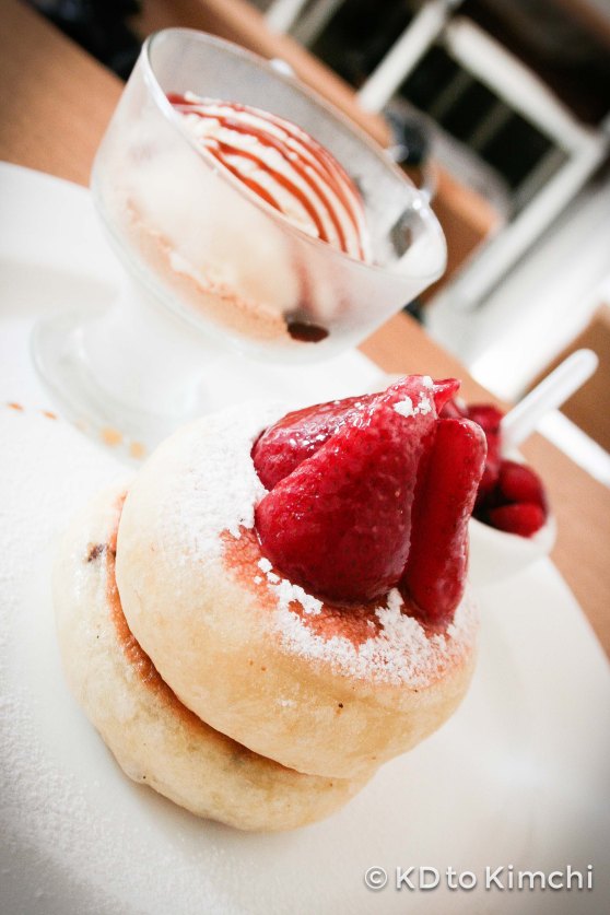 The hotteok/pancakes