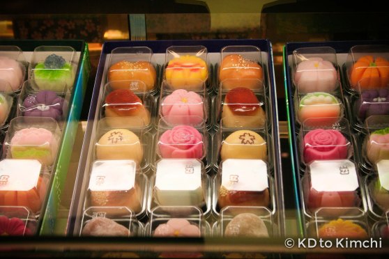 More gourmet rice cakes (tteok). I like the rose one!